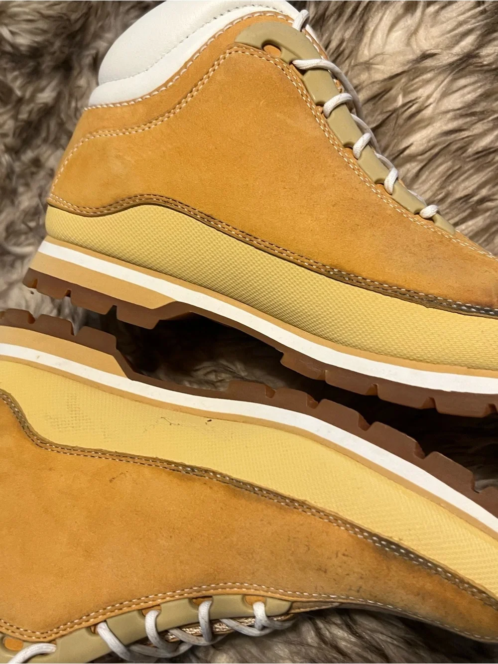 Timberland Men's Wheat Suede Ankle Boots with White Laces Sz 8.5 M